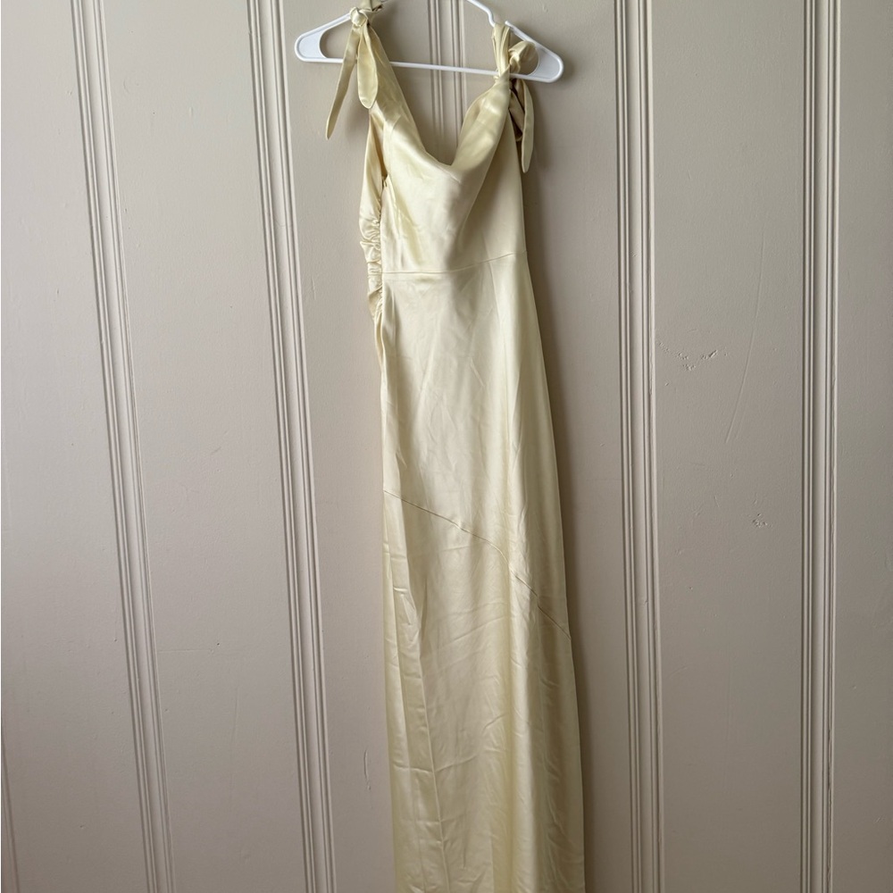 Elegant Yellow Buttercream Evening Gown